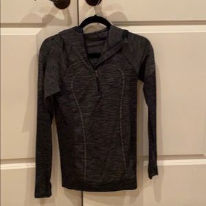 Lululemon hooded shirt - great condition